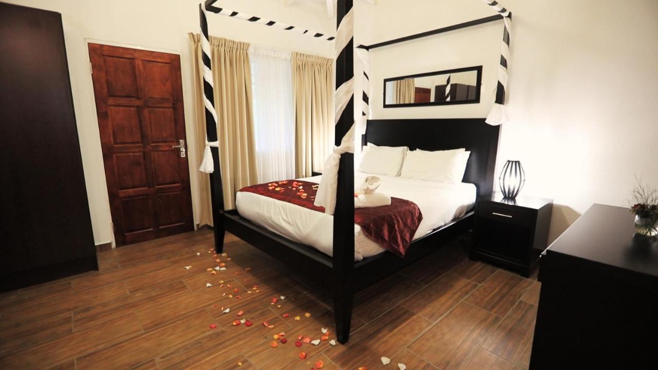 African Rest Lodge Барбертън Екстериор снимка